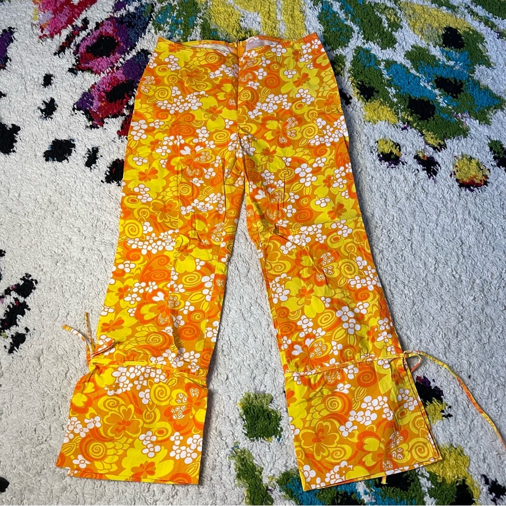 Vintage Groovy 70s Swirly Floral Orange Yellow Boot Cut Capri’s
